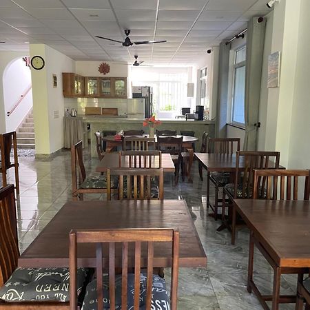 Villa Gamini Hikkaduwa Exteriör bild