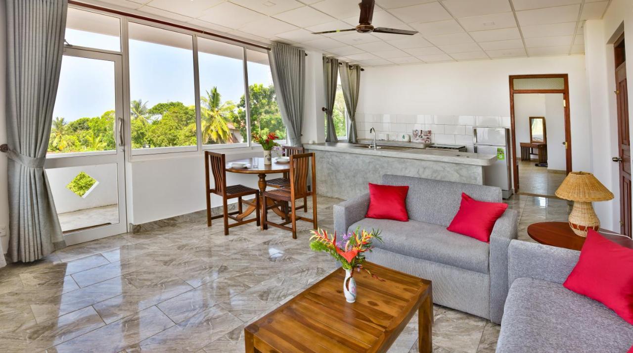 Villa Gamini Hikkaduwa Exteriör bild