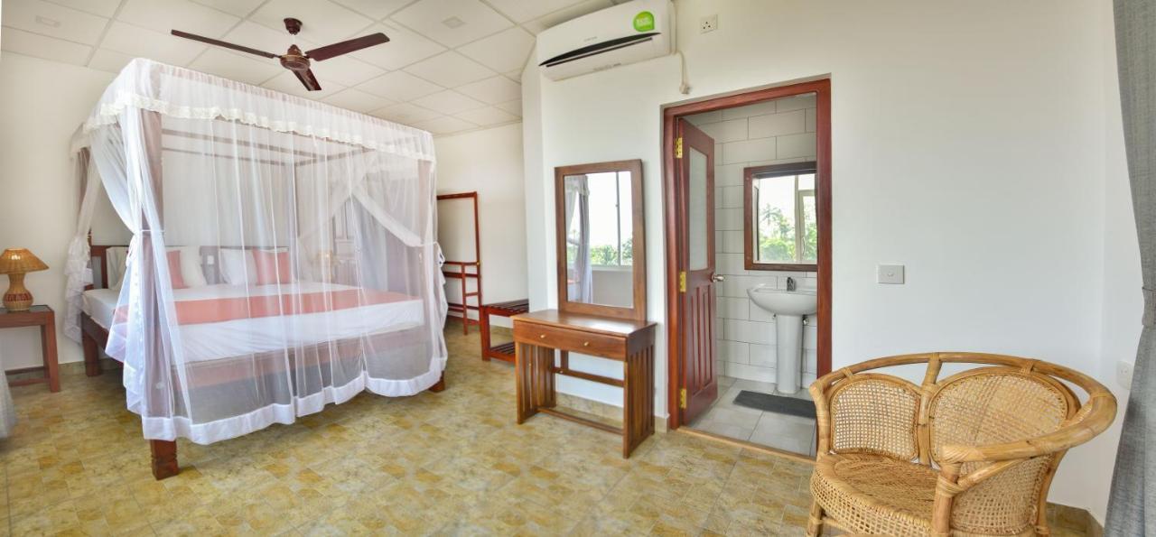 Villa Gamini Hikkaduwa Exteriör bild