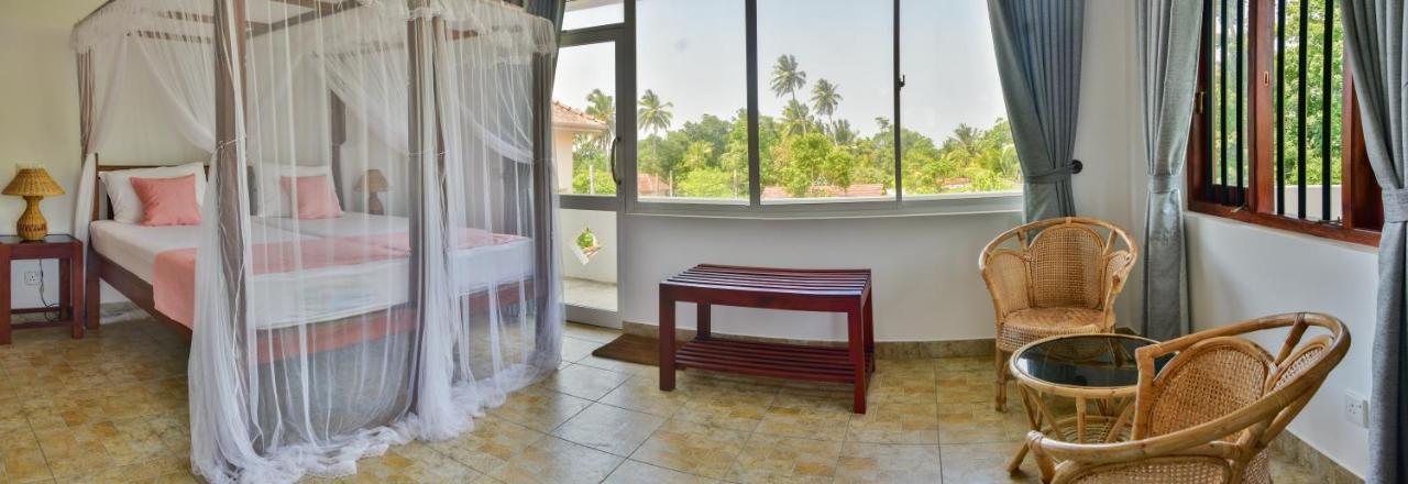 Villa Gamini Hikkaduwa Exteriör bild
