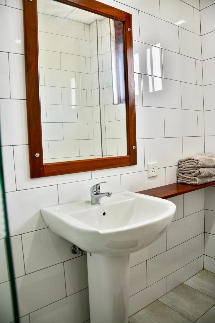Villa Gamini Hikkaduwa Exteriör bild